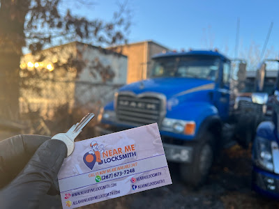 Commercial locksmith